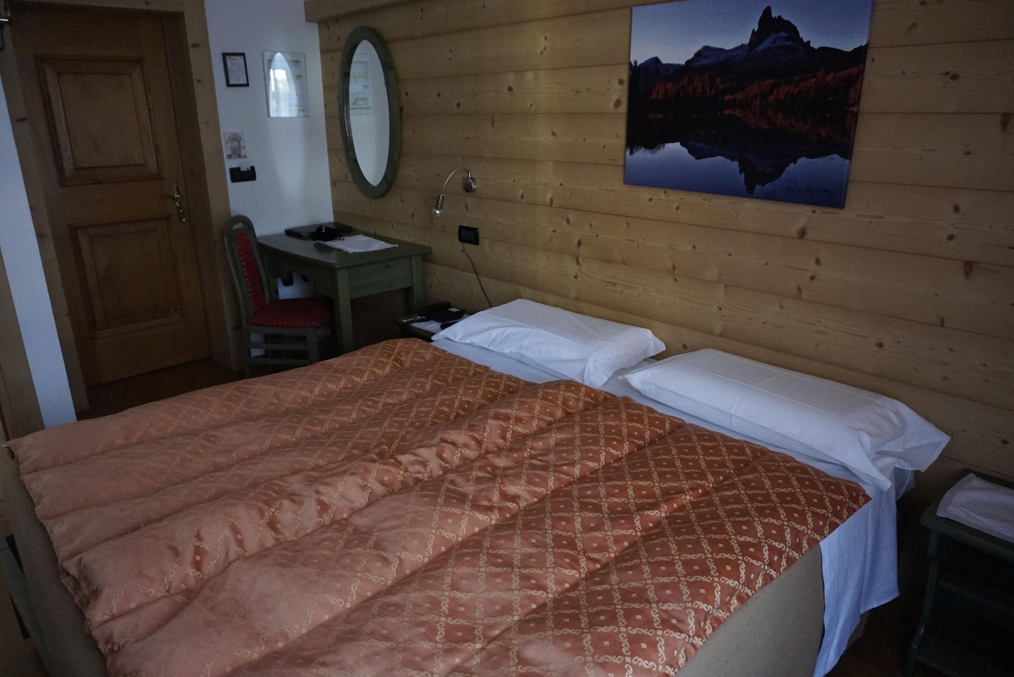 Hotel Montana Cortina d'Ampezzo Exterior photo