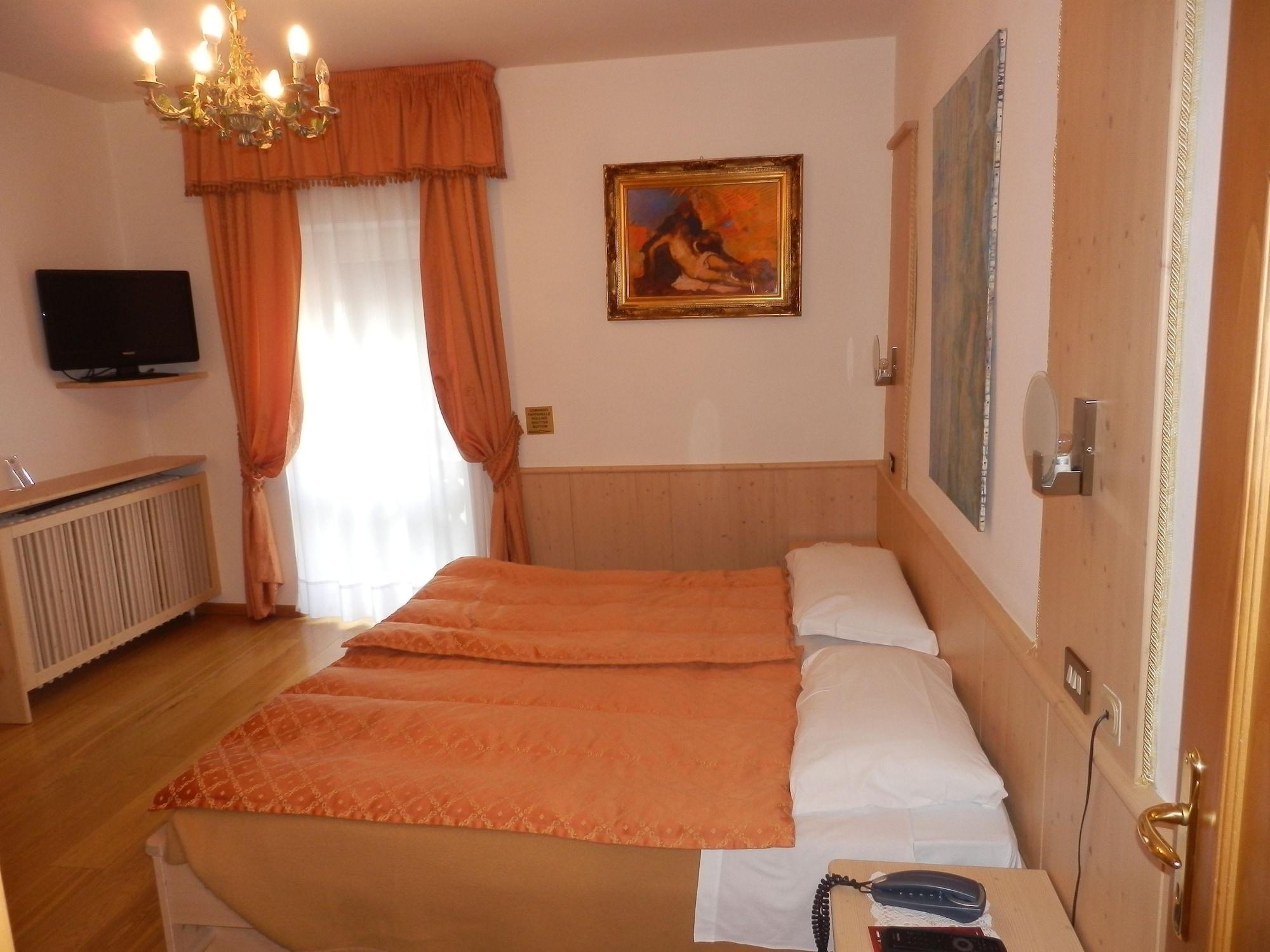 Hotel Montana Cortina d'Ampezzo Exterior photo