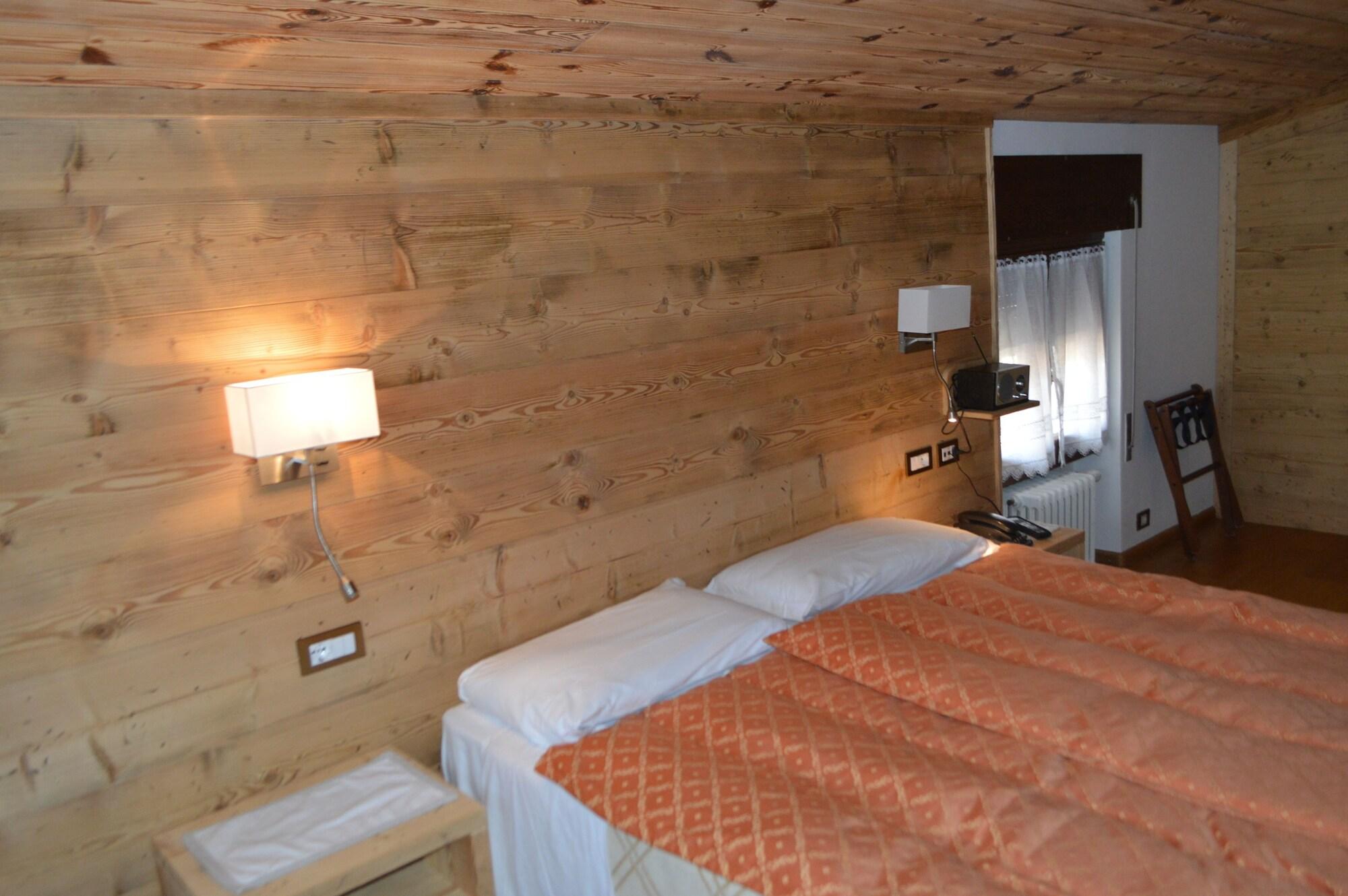 Hotel Montana Cortina d'Ampezzo Exterior photo