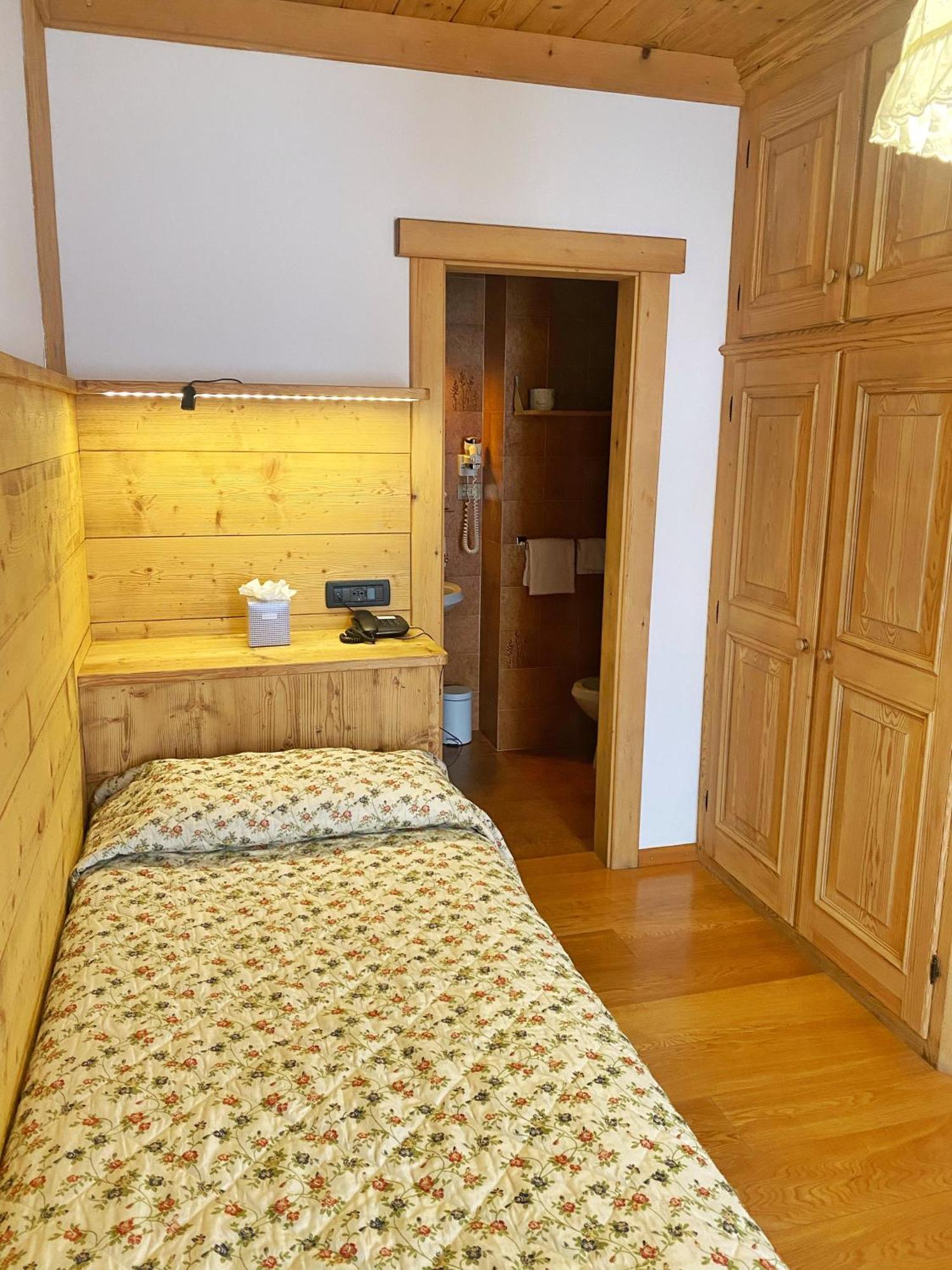 Hotel Montana Cortina d'Ampezzo Exterior photo
